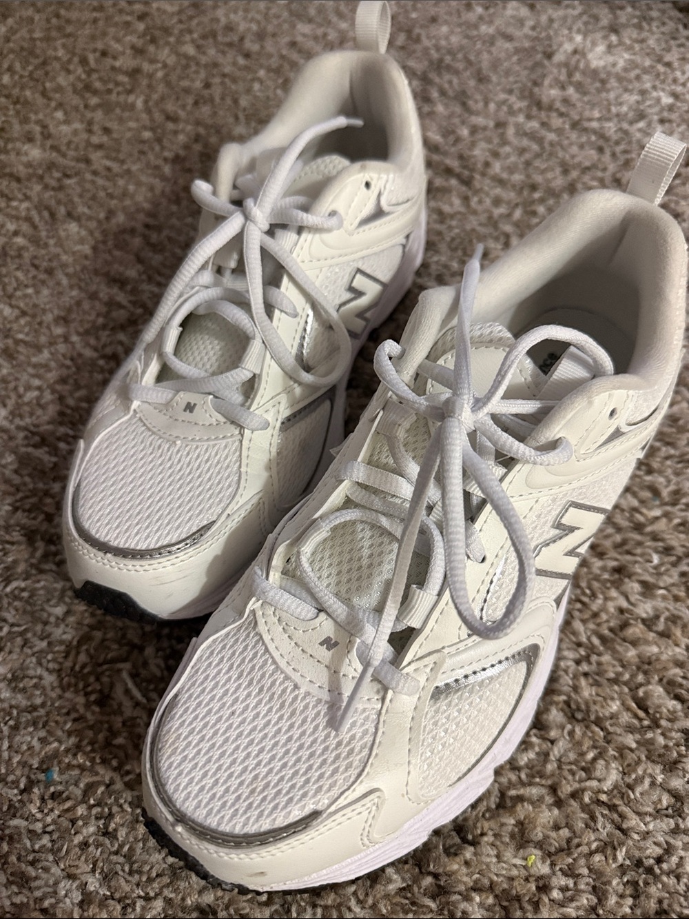 New Balance 408 White Lace-Up Mesh Sneakers